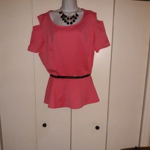 CUTE PLUS PEEP SHOULDER TOP w/ GOLD DETAIL BELT